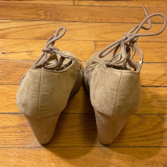 Bongo Size 6 Tan Wedge Heels - Picture 3 of 4